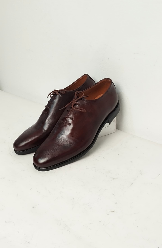 Whole Cut Oxford shoe