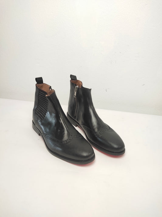 Wing Tip Zipped Chelsea Boot