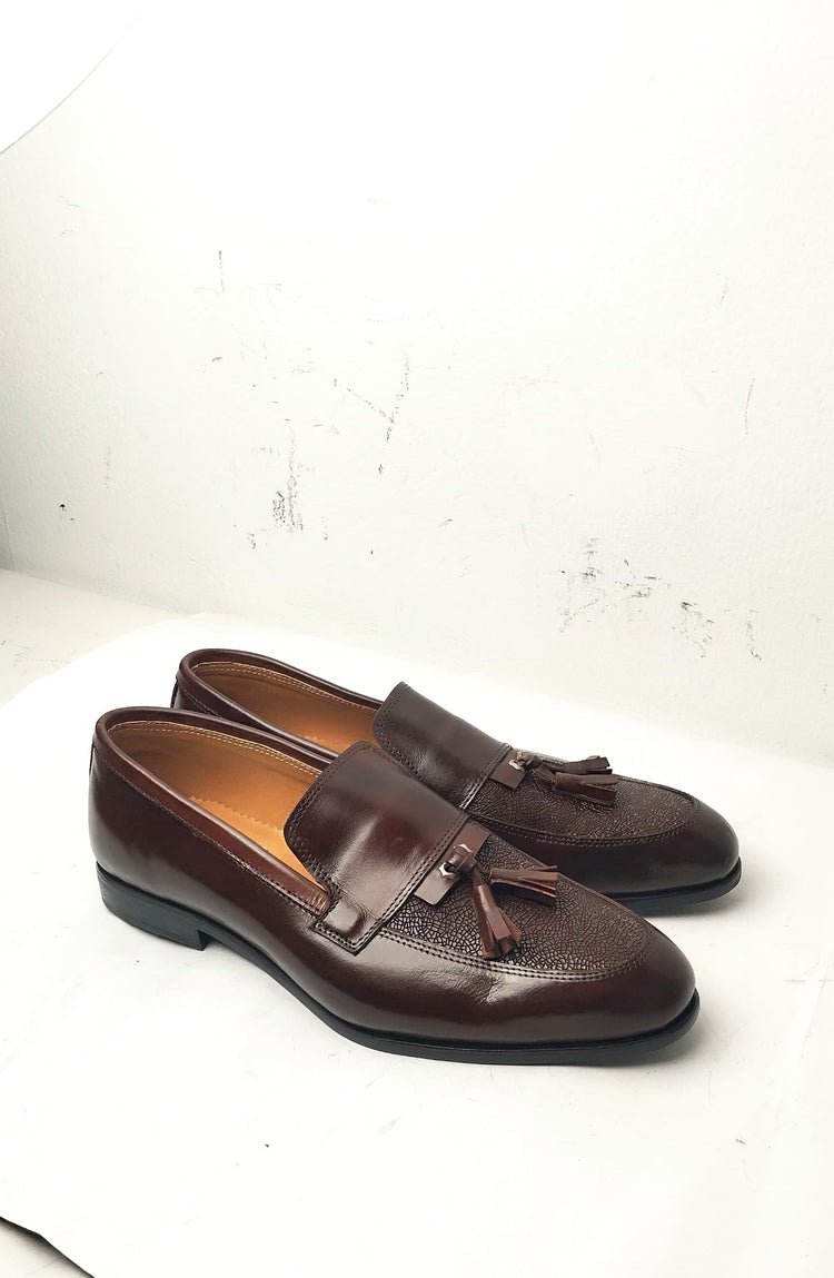 Textured Vamp Tassel Loafers